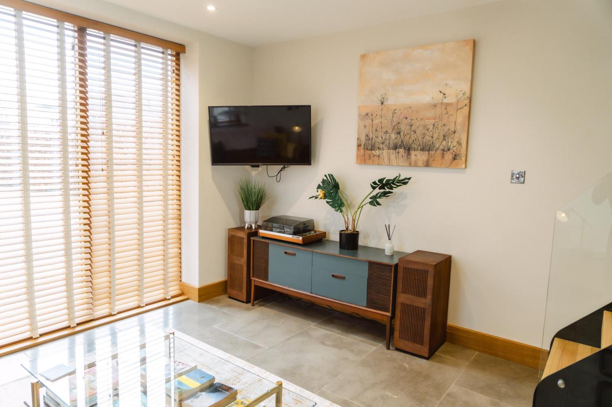 Cedar Apartment